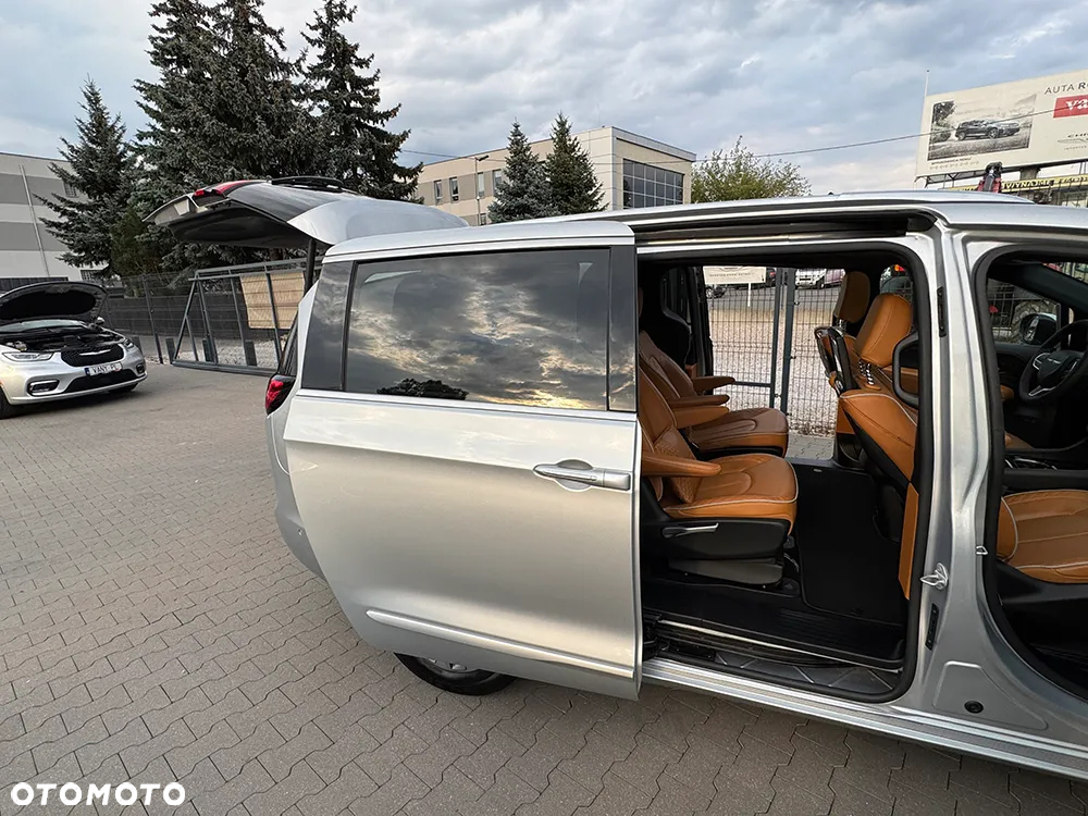 Chrysler Pacifica Pinnacle eHybrid 2023