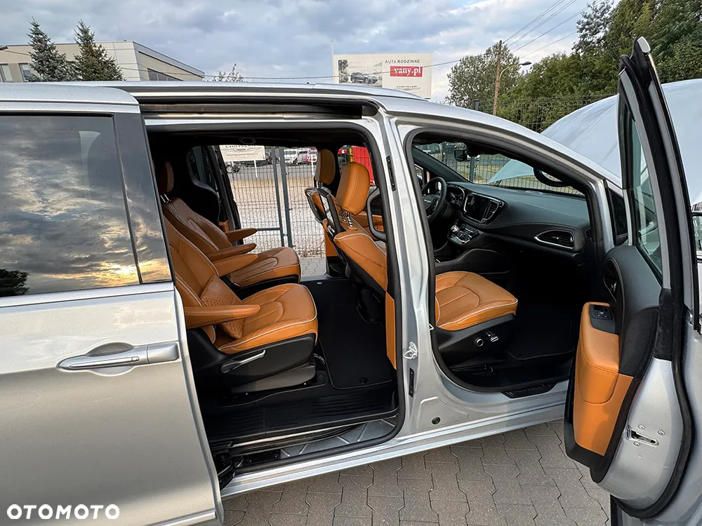 Chrysler Pacifica Pinnacle eHybrid 2023
